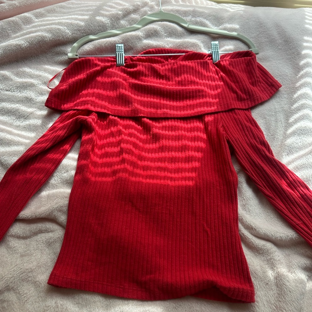 URBAN OUTFITERS RED TOP❤️